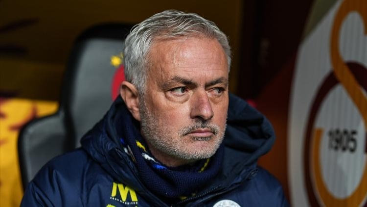 L'appel et l'expulsion de José Mourinho à Galatasaray après le derby : nous avons vu ce qui s'est passé avec un arbitre étranger