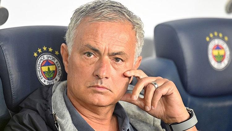 Mourinho gefiel keiner der Startelfspieler, er hat sie alle ausgetauscht!