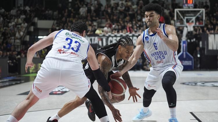 Anadolu Efes a battu Beşiktaş à l'extérieur !