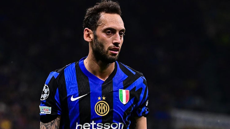 Hakan Çalhanoğlu is staying at Inter!