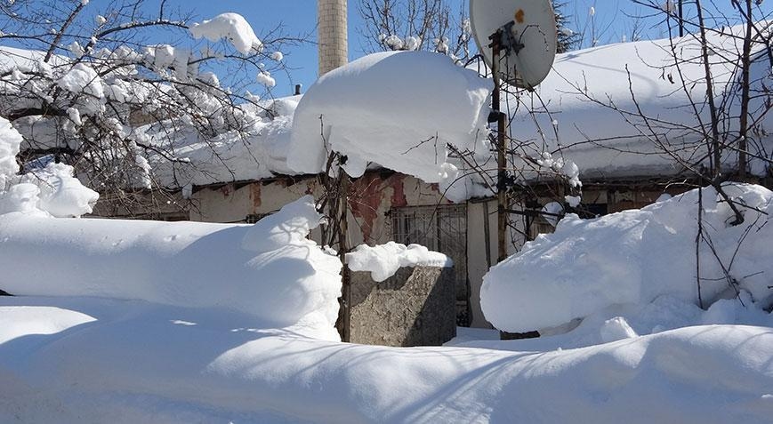 ¡Tomó exactamente 3 días! La nieve casi se traga una ciudad