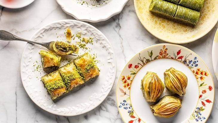 Laat desserts niet liggen tijdens de feestdagen! Als je ze goed eet, veroorzaken ze geen vet, maar smelten ze je buik.