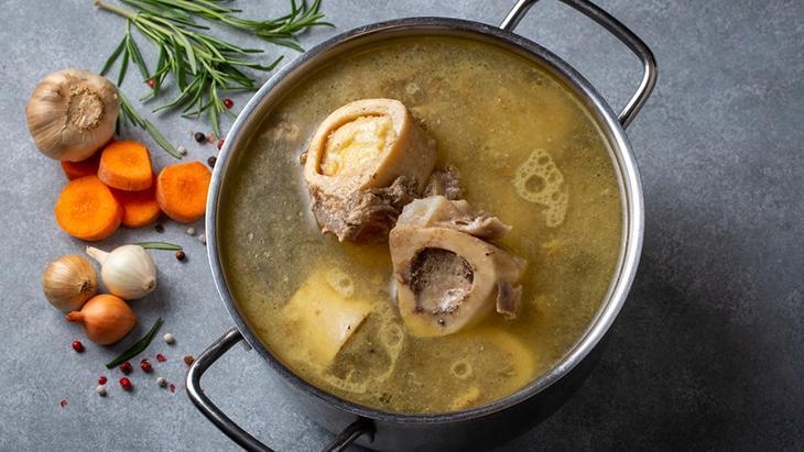 De dagelijkse vleesconsumptie moet 100-150 gram zijn! 'Eet gekookt vlees, niet gebraden'