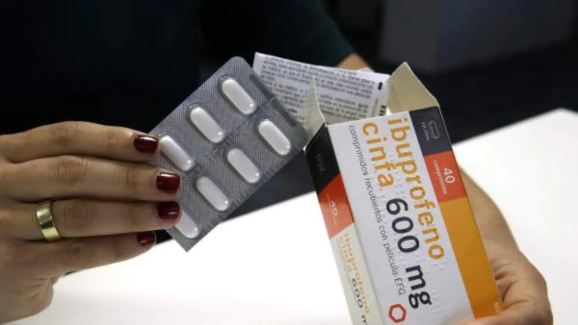 El farmacéutico Álvaro Fernández, sobre el uso indiscriminado del ibuprofeno: &quot;Puede llegar a tener consecuencias graves&quot;