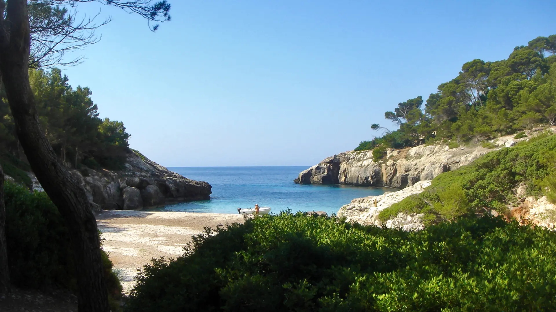 Acht geheime stranden in de Middellandse Zee: van Tarragona tot Menorca