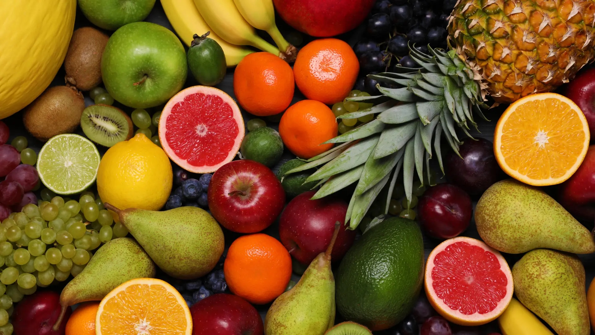 The seasonal fruit recommended by nutritionist Julia Farré: it takes care of your eyesight, skin, and immune system.