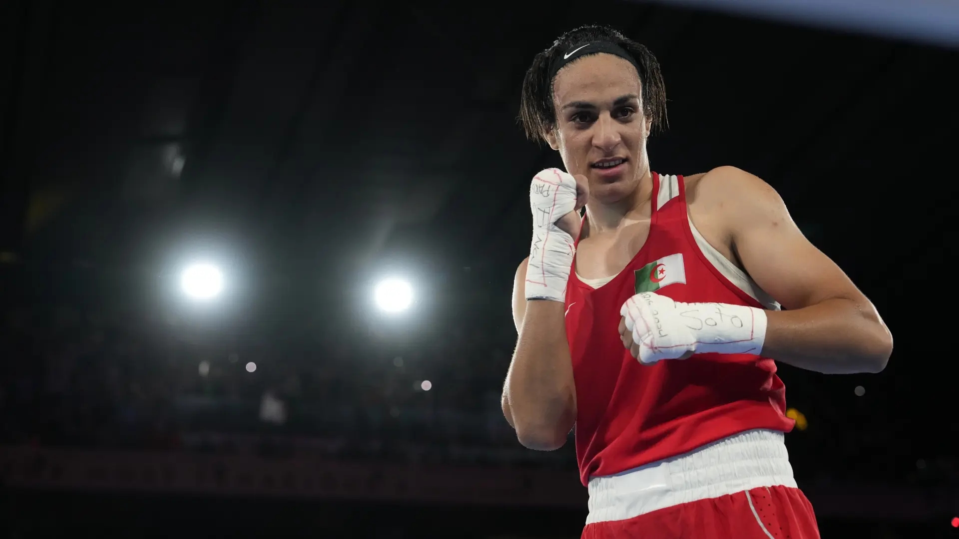 La federación de boxeo reacciona tras el polémico caso de Imane Khelif: hará pruebas de verificación de sexo a las luchadoras