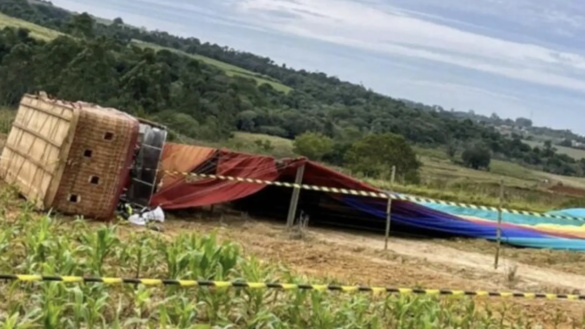 Dodelijke val in Brazilië: zwangere vrouw sterft na val uit luchtballon