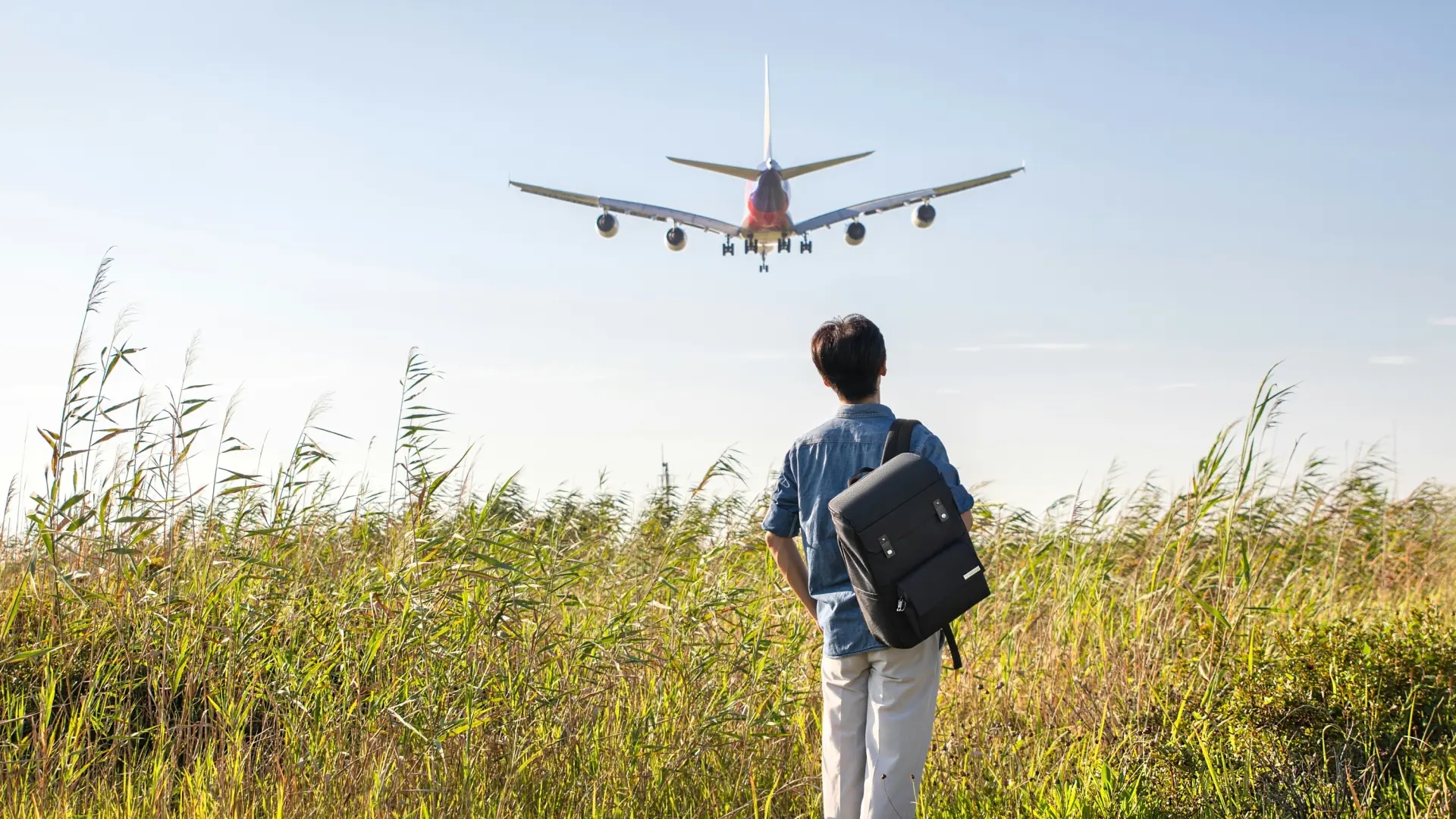 La mochila que necesitas para viajar en avión sin pagar por el equipaje cuesta ahora menos de 20 euros