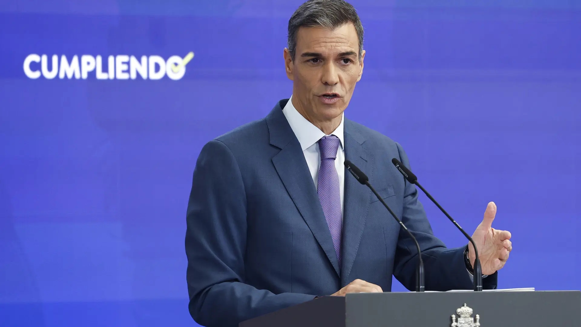 'The Economist' pide a un "Sánchez plagado de escándalos" que dimita