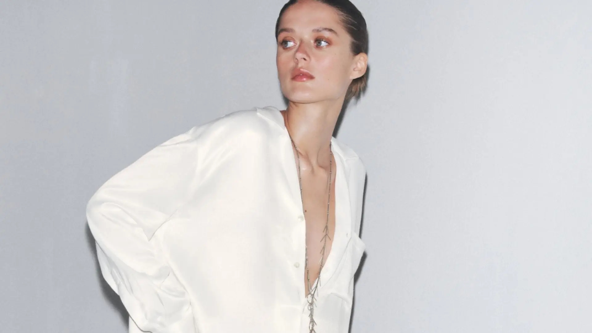 Zara, "sağlıksız derecede zayıf" mankenler kullandığı yönündeki eleştirilere, "Sağlıklı olduklarını kanıtlayan bir sağlık raporu sunmaları gerekiyor" yanıtını verdi.