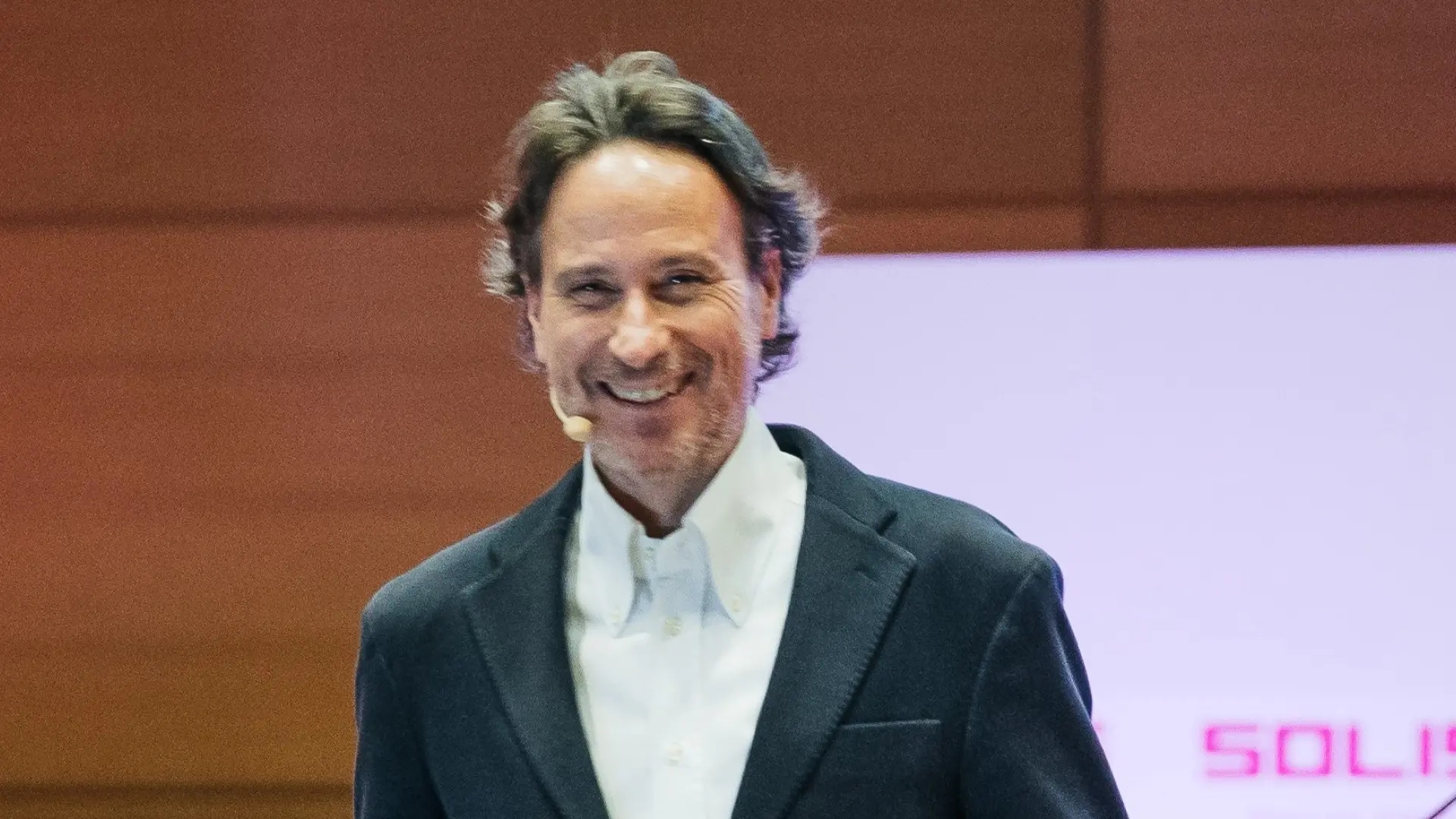 Victor Küppers, expert en psychologie positive : « Il ne faut pas admirer l'intelligence, mais admirer quelqu'un parce qu'il est une bonne personne, car cela demande un effort. »