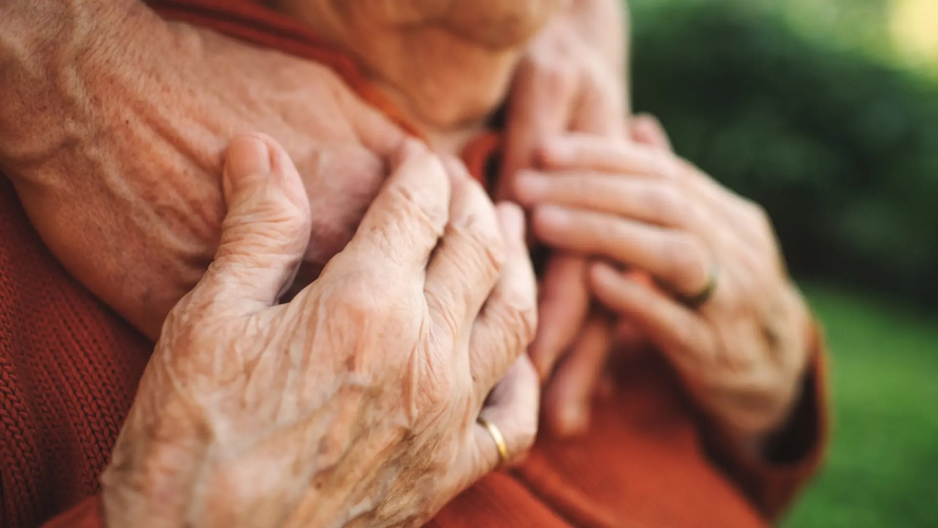 Een behandeling voor Alzheimer in een vroeg stadium kan de defecte eiwitten in de hersenen verminderen en de cognitieve achteruitgang vertragen.