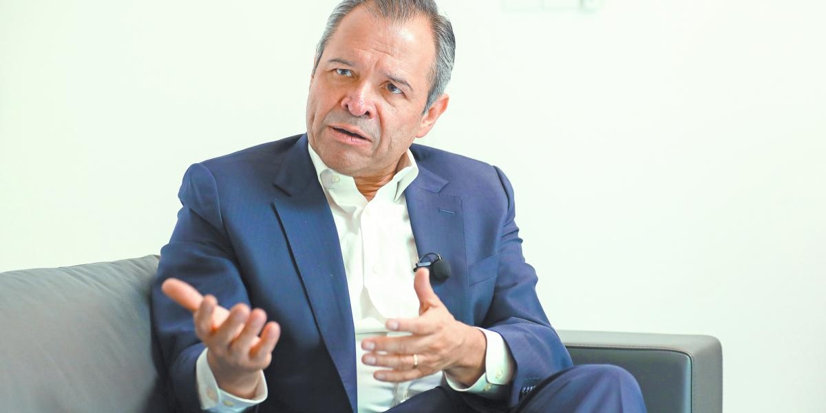 Banamex: "Until the IPO is completed, our responsibility is to listen to all offers."