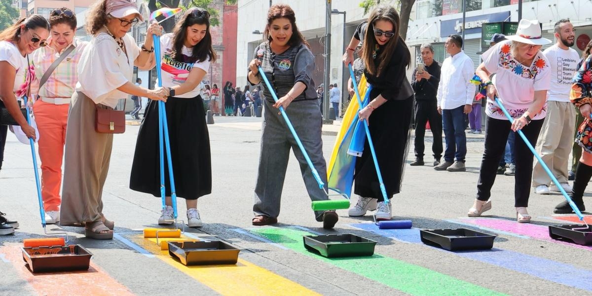"Diversiteit wordt geaccepteerd, gevierd en omarmd": Clara Brugada herdenkt de Internationale Dag tegen Homofobie, Lesbofobie, Transfobie en Bifobie 2025