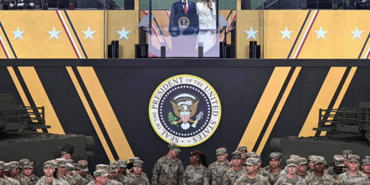 Donald Trump geniet van militaire parade terwijl honderdduizenden tegen hem protesteren