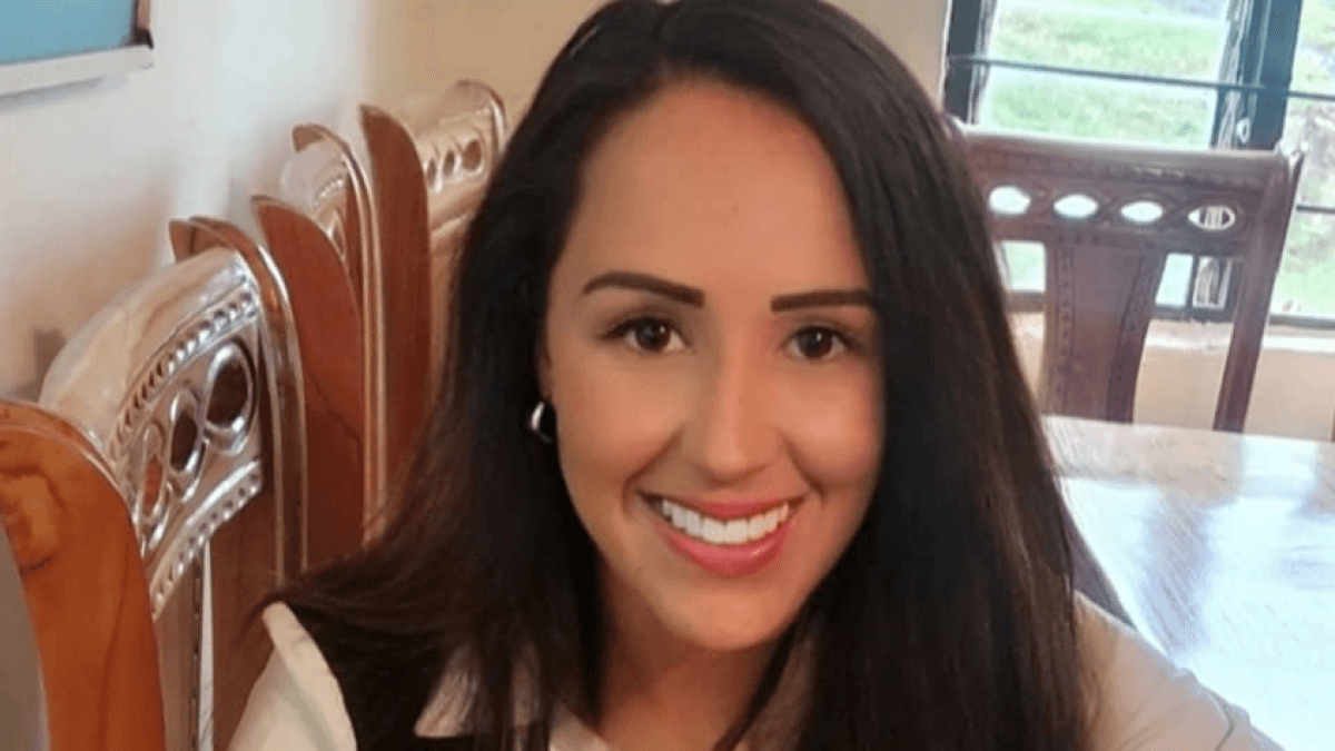 A jornalista Erika Zapata compartilhou sua tristeza pela decepção amorosa: "Sou usada, descartada e magoada."
