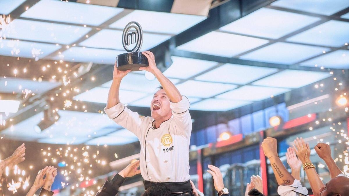Ramiro Meneses, Gewinner von „MasterChef Celebrity“ 2022, erklärte, warum das Geschäft, das er mit dem Preis gründete, nicht florierte: „Schuhmacher, bleiben Sie bei Ihren Leisten.“