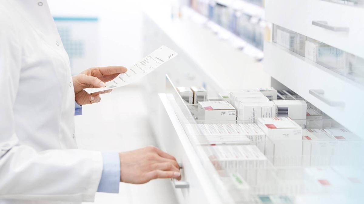 The reasons why, in Colombia, drugstores must be at least 75 meters away from each other