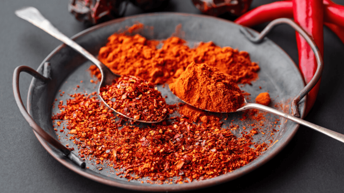 Un nuovo studio rivela che mangiare cibi piccanti e peperoncino ci protegge da infarti e ictus.