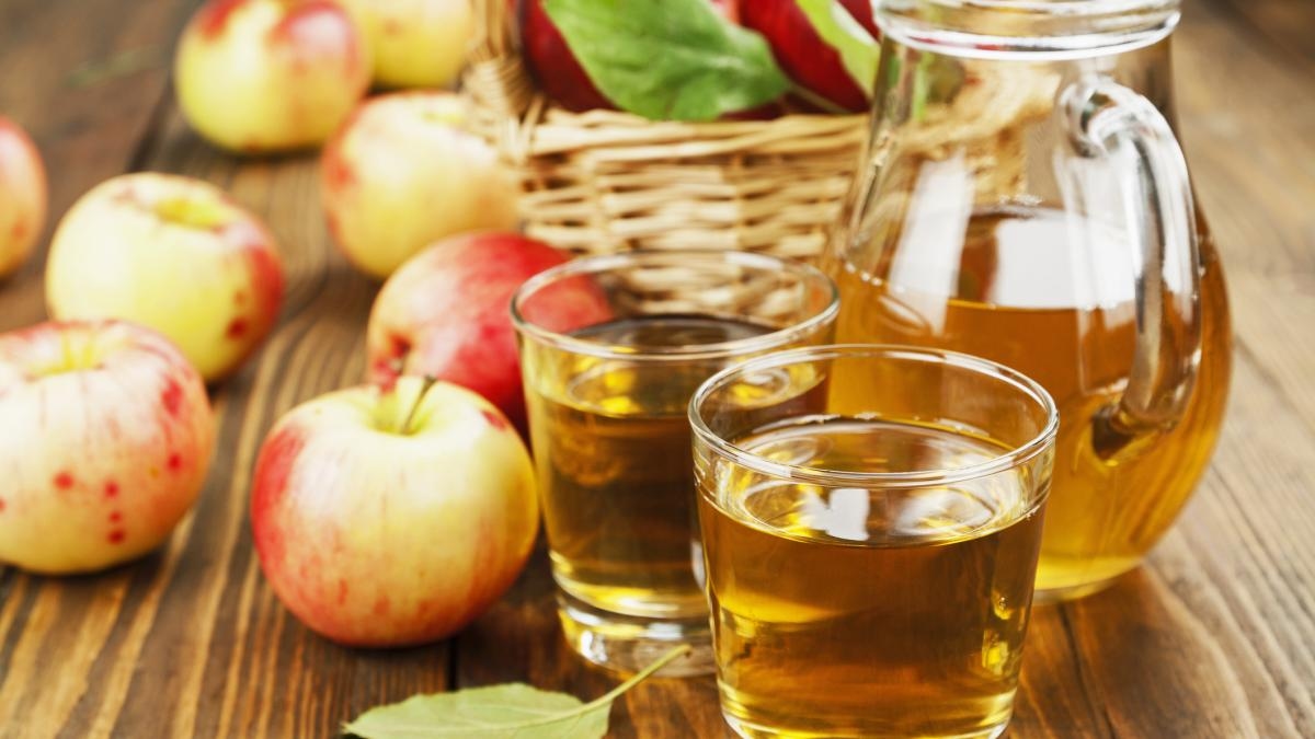The benefits of taking a tablespoon of apple cider vinegar in the morning, according to a nutritionist