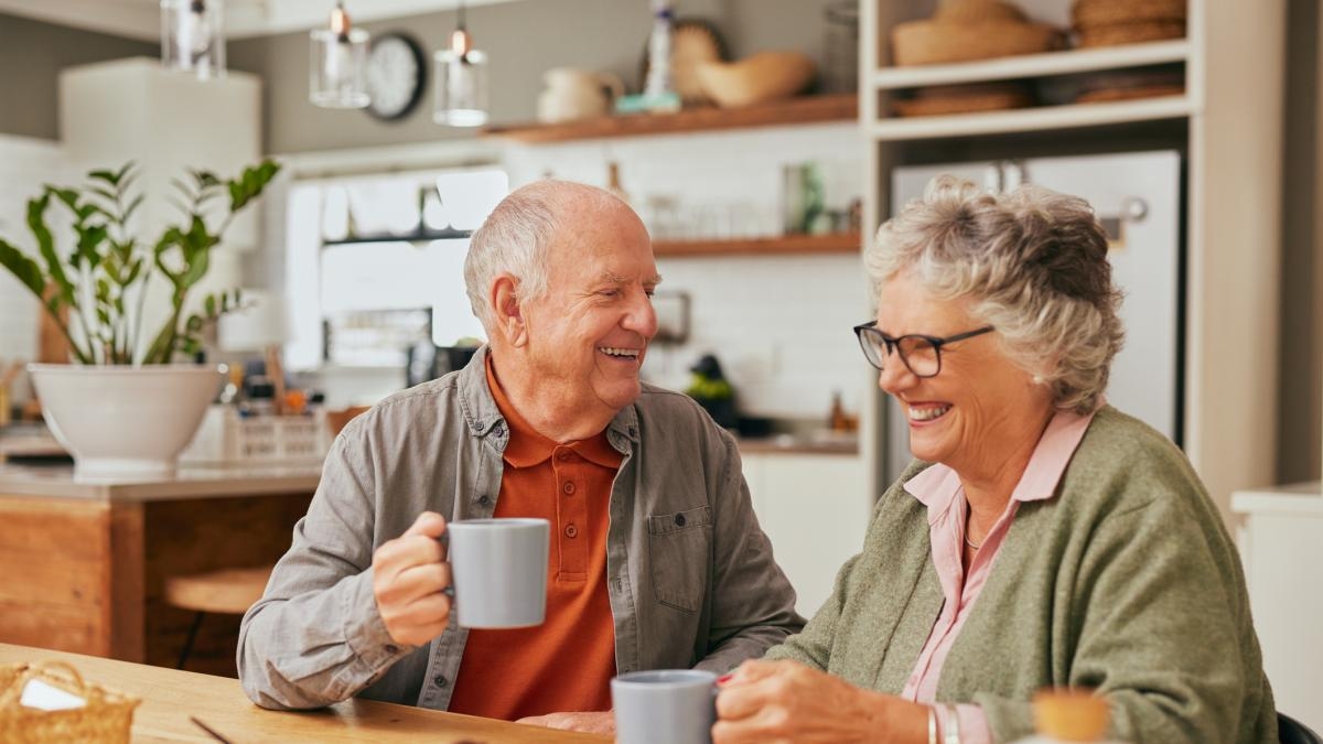The ideal refreshing drink for people over 60: it's made with 5 ingredients