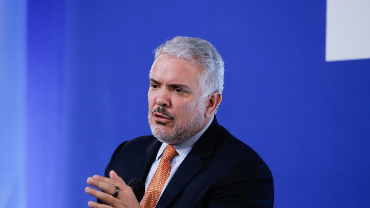“Só um candidato da coligação desarmará as ‘bombas’ do Petro”: Iván Duque / Entrevista de María Isabel Rueda