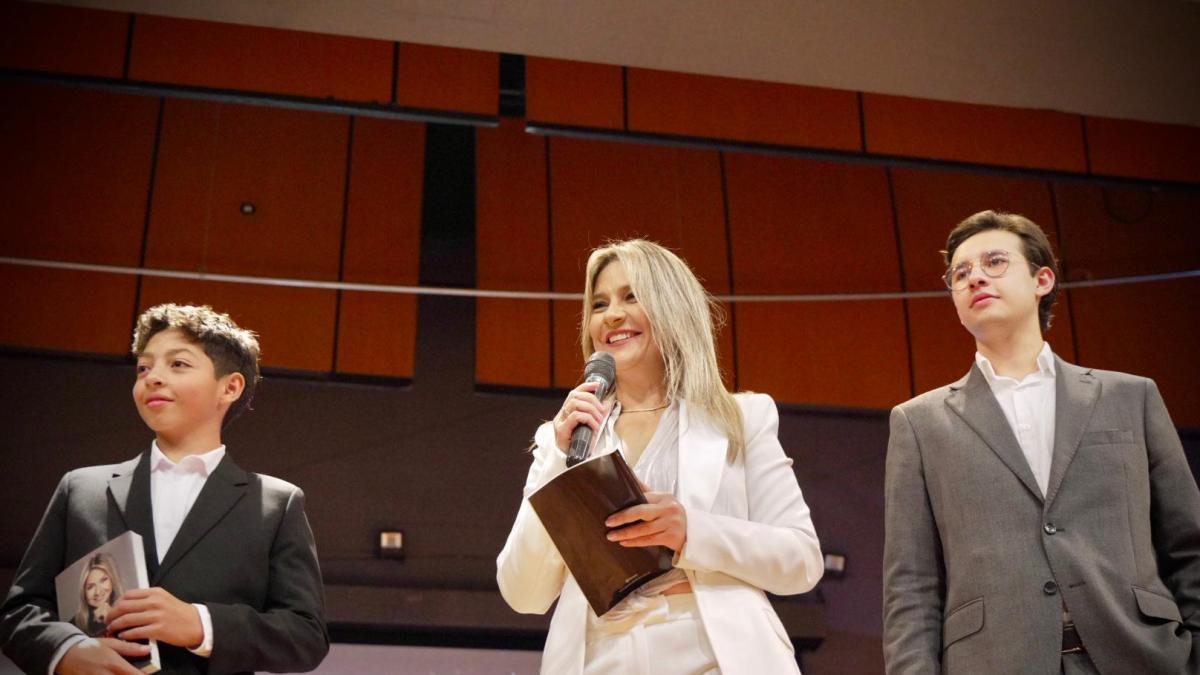 Vicky Dávila presented her autobiographical book: "The day I put the brakes on my dad, I learned not to fear anything."