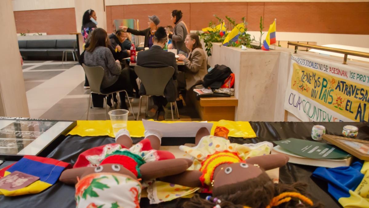 Colombian migrants in Europe tell their story in a book: this is the hidden side of adapting abroad.