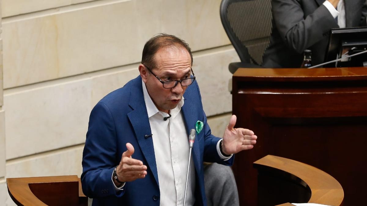 'Eles estão procurando maneiras de economizar na reforma trabalhista, mas faremos o debate no Congresso', diz ministro do Trabalho