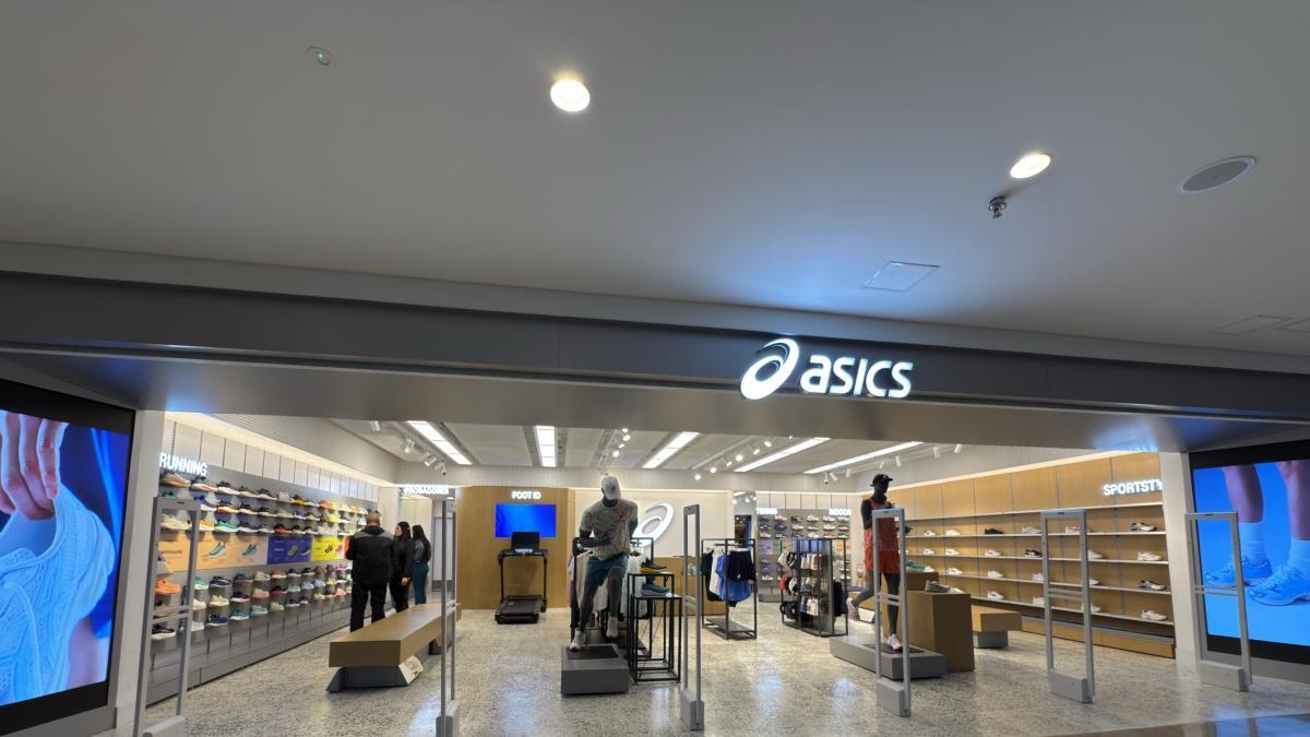 ASICS eröffnet seinen neuen Store im Andino Shopping Center in Bogotá.