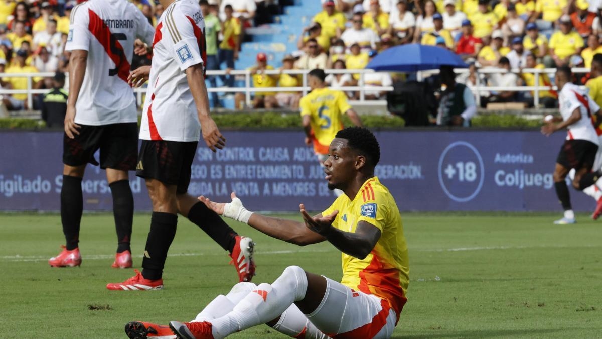 Did Jhon Durán explode in the Colombia locker room? Possible fight with Néstor Lorenzo revealed; players deny it.