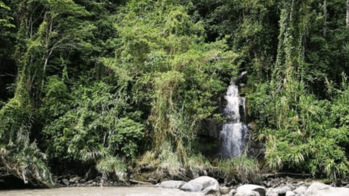 The highest thermal waterfall in Colombia is in Boyacá: it has a 16-meter drop.