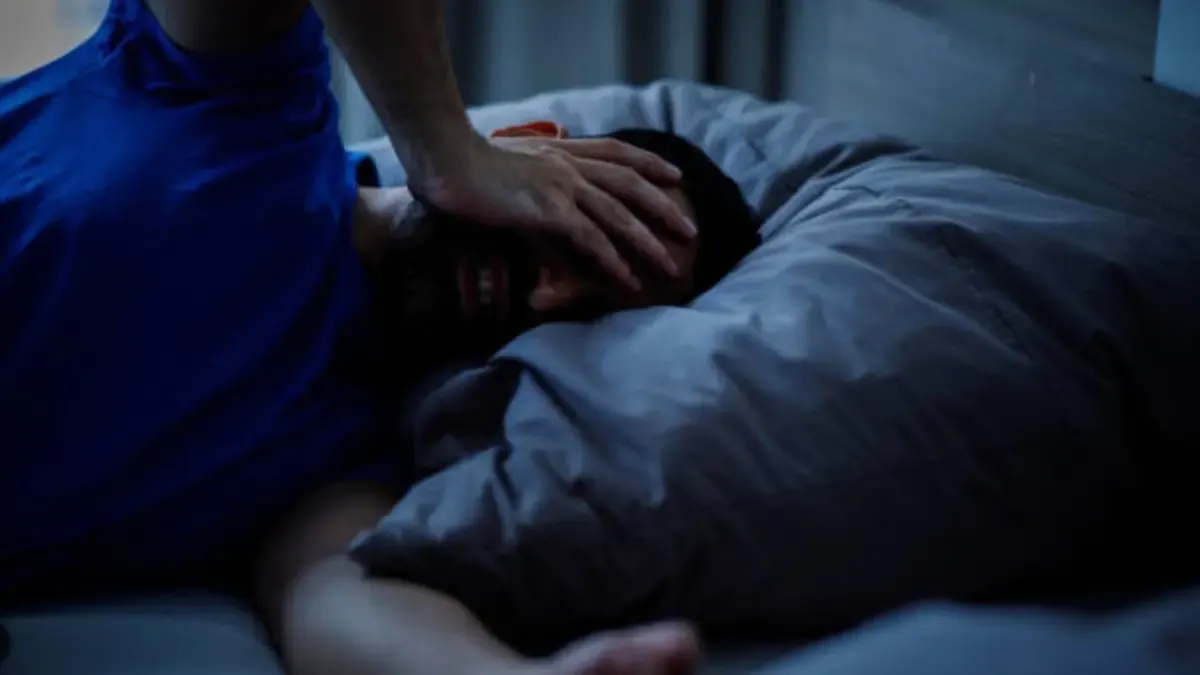 ¿Sufre de insomnio? Estos son los ejercicios recomendados por expertos para dormir mejor