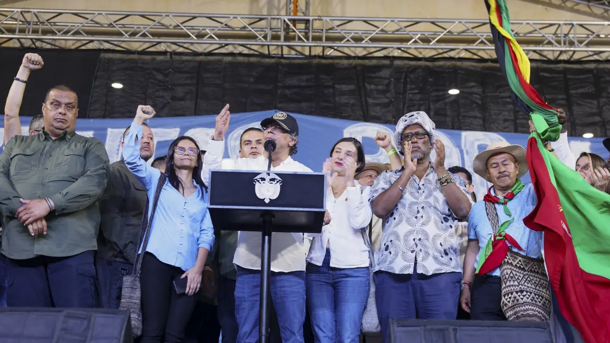 ¿Qué busca el presidente Petro con la consulta por decreto y su nueva alusión a la asamblea constituyente?