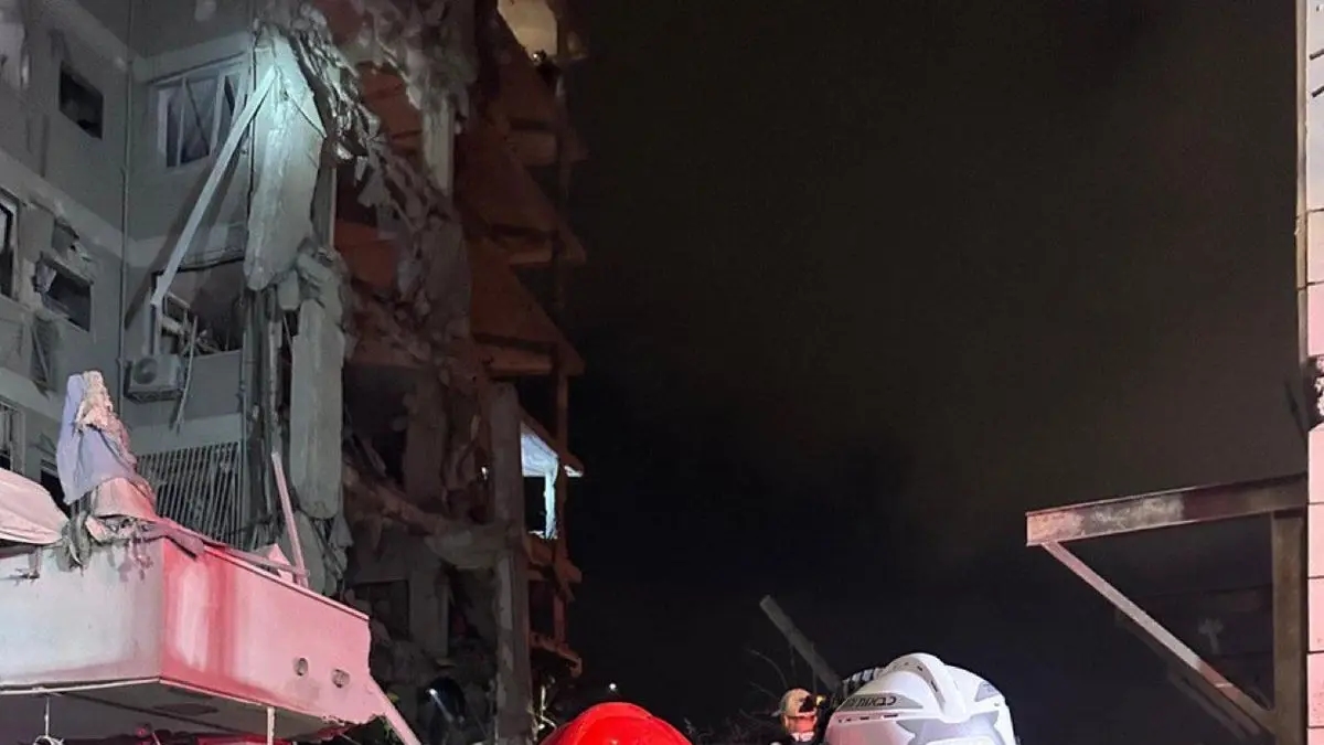 Iraanse raketaanval zorgt voor minstens zeven vermisten nabij Tel Aviv, Israël