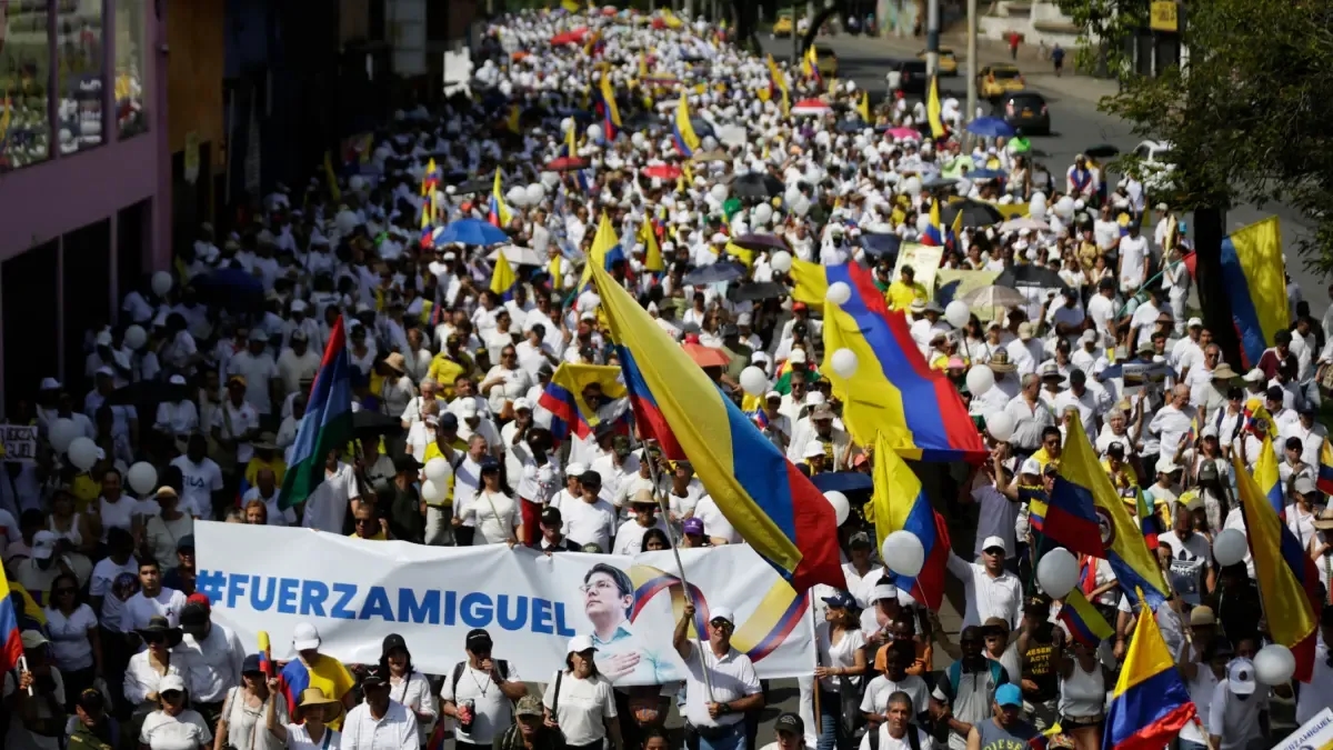 La Colombie a manifesté ce dimanche pour rejeter la violence politique et la polarisation.