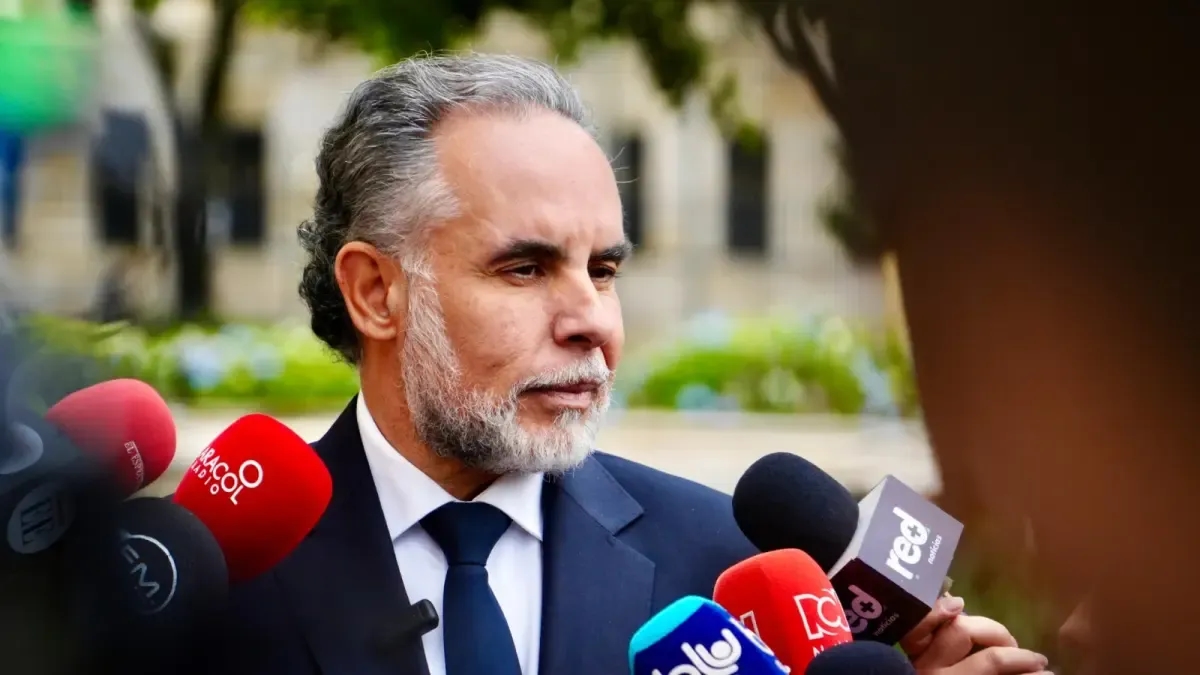Armando Benedetti, hükümetin emeklilik reformunu görüşmek üzere temsilcileri Meclis'e çağıracağını duyurdu.