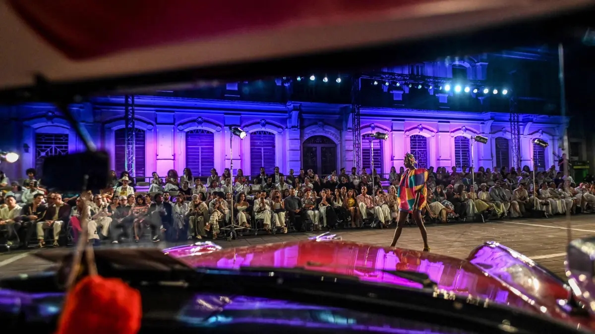 More than 25,000 attendees at the Fashion District + Inclusion Runway in the Valley: models with disabilities and Vogue
