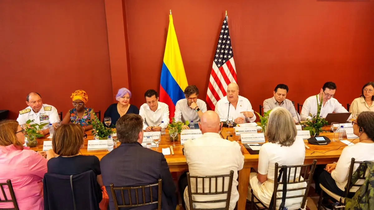 Het ministerie van Buitenlandse Zaken ontmoette Amerikaanse congresleden in Cartagena. Er werd niet gesproken over de audio-opnames van Álvaro Leyva.
