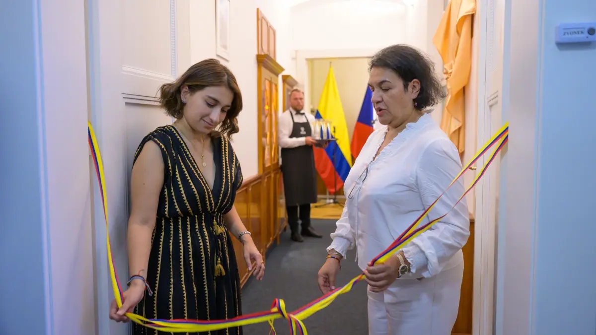 Sarabia's tenure at the Foreign Ministry: five months of diplomatic triumphs, friendly fire, and disavowals