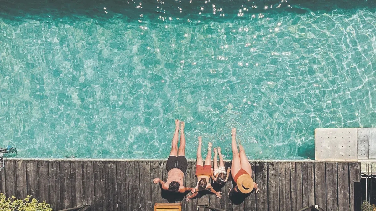 Zu wenig Schlaf kann Ihr Sterberisiko erhöhen. Informieren Sie sich über die Vorteile eines Urlaubs.