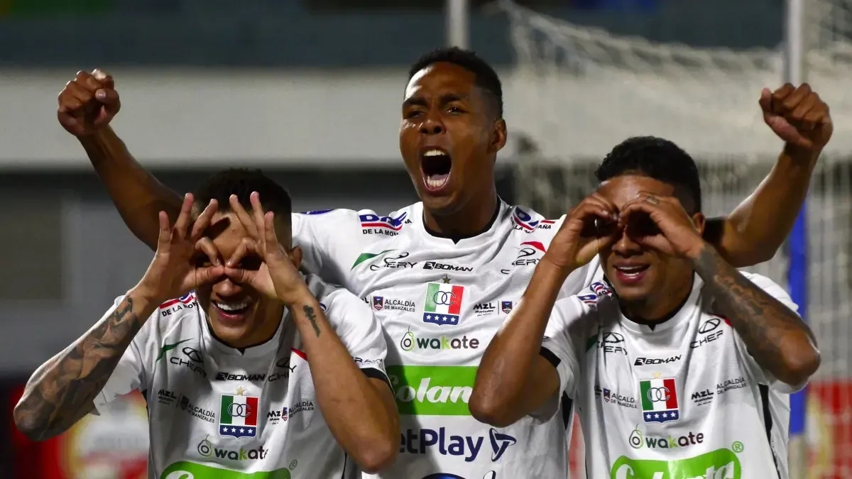 Depois, o Caldas conquistou uma vitória vital na Bolívia: derrotou o San Antonio no jogo de ida da repescagem da Copa Sul-Americana.