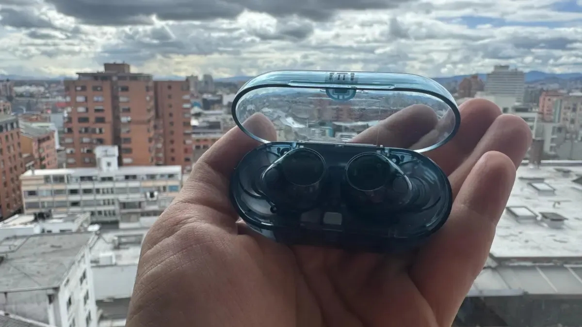 Sony WF-C710N: O design retrô que esconde uma proeza de áudio inteligente