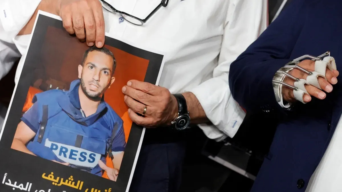 The alarming messages and videos that one of Al Jazeera's journalists managed to publish before being killed in Gaza by Israel: he made a plea