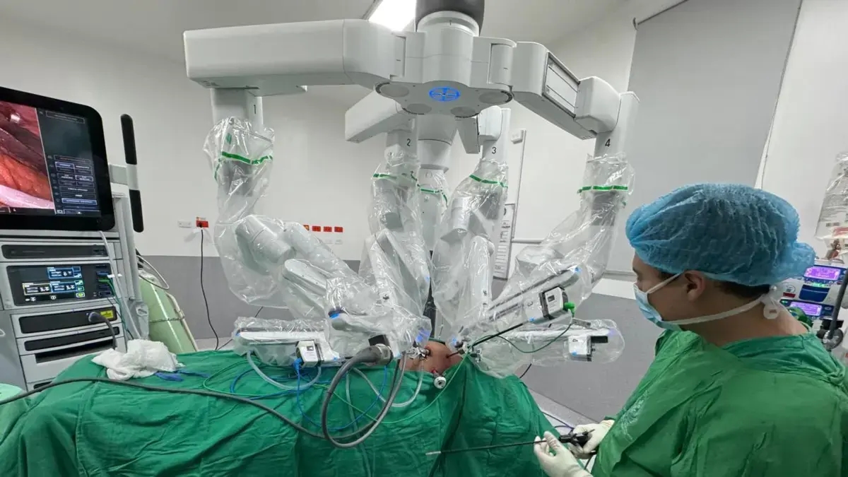 Das Kinderkrankenhaus der Universität San José führt in Kolumbien seine erste robotergestützte Kinderoperation mit dem Da-Vinci-System durch.