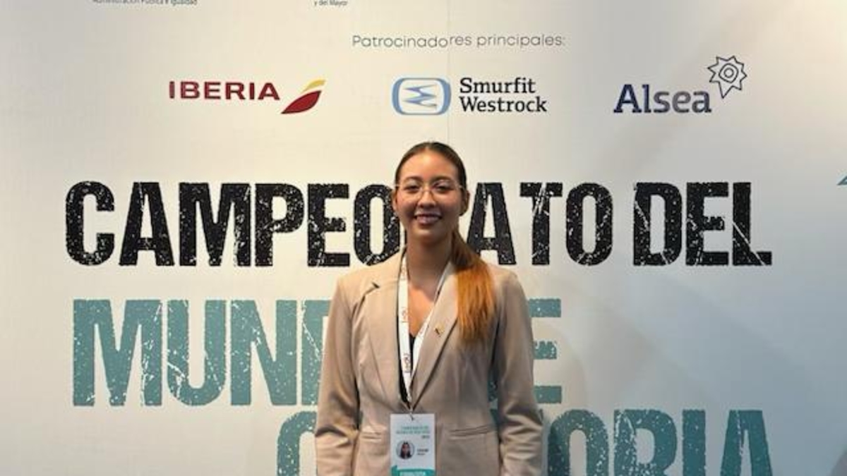 „Jesteśmy historią, którą wybieramy do opowiedzenia”: Sarah Macías, zwyciężczyni Mistrzostw Świata w Przemawianiu Publicznym
