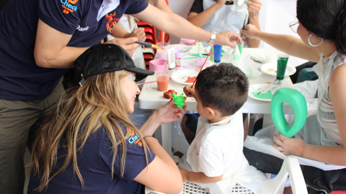Stichting Heroes of Love wil geld inzamelen om kinderen en jongeren met kanker of hematologische aandoeningen te helpen.