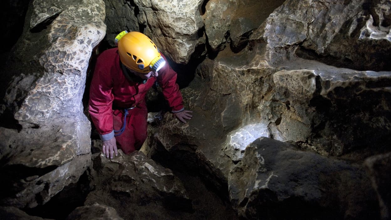 Isère: le dernier spéléologue bloqué a été sorti de la grotte et ne souffre d'aucune défaillance vitale