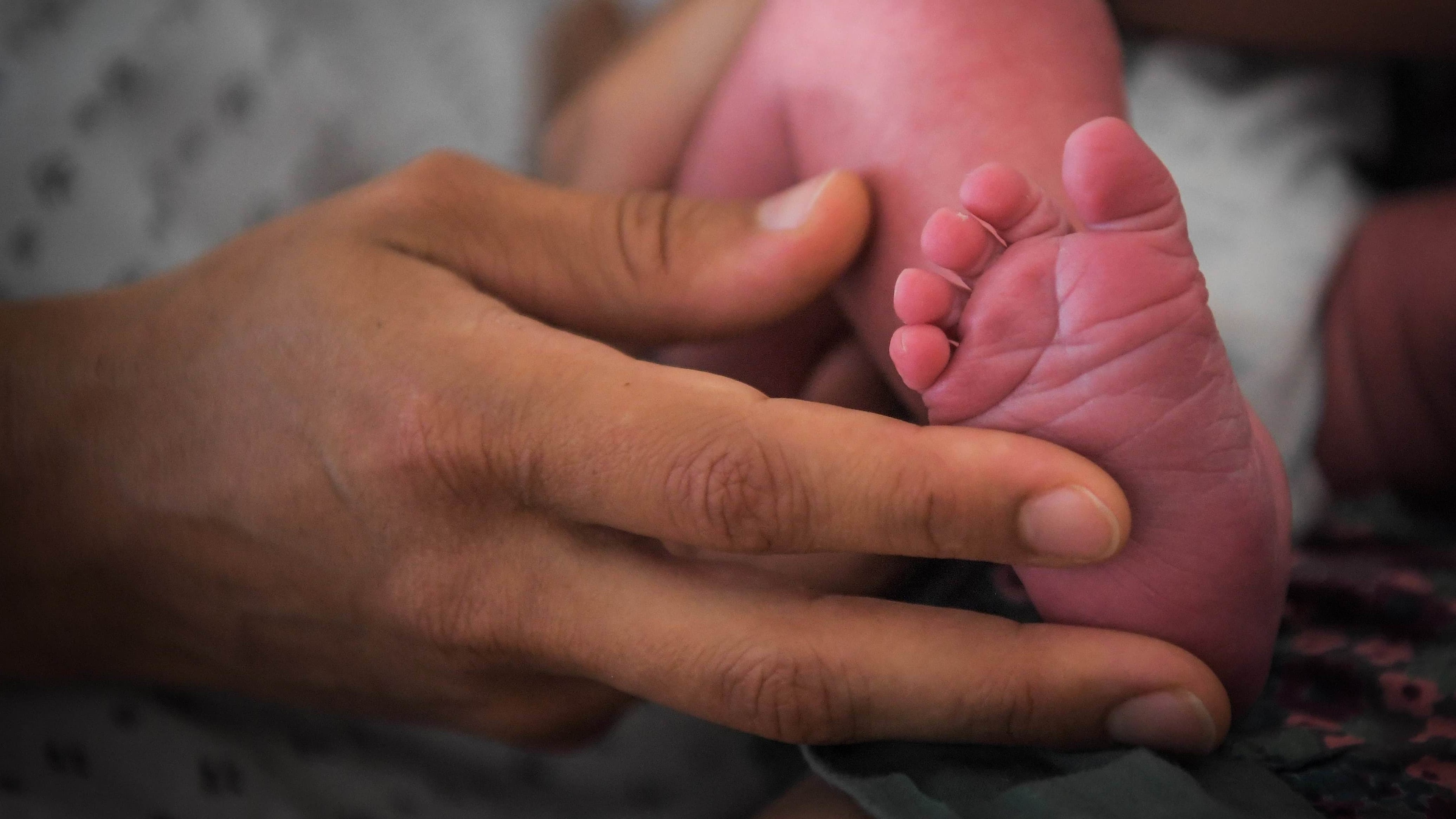 Säugling im Auto zurückgelassen: Was ist das „Vergessenes-Baby-Syndrom“?